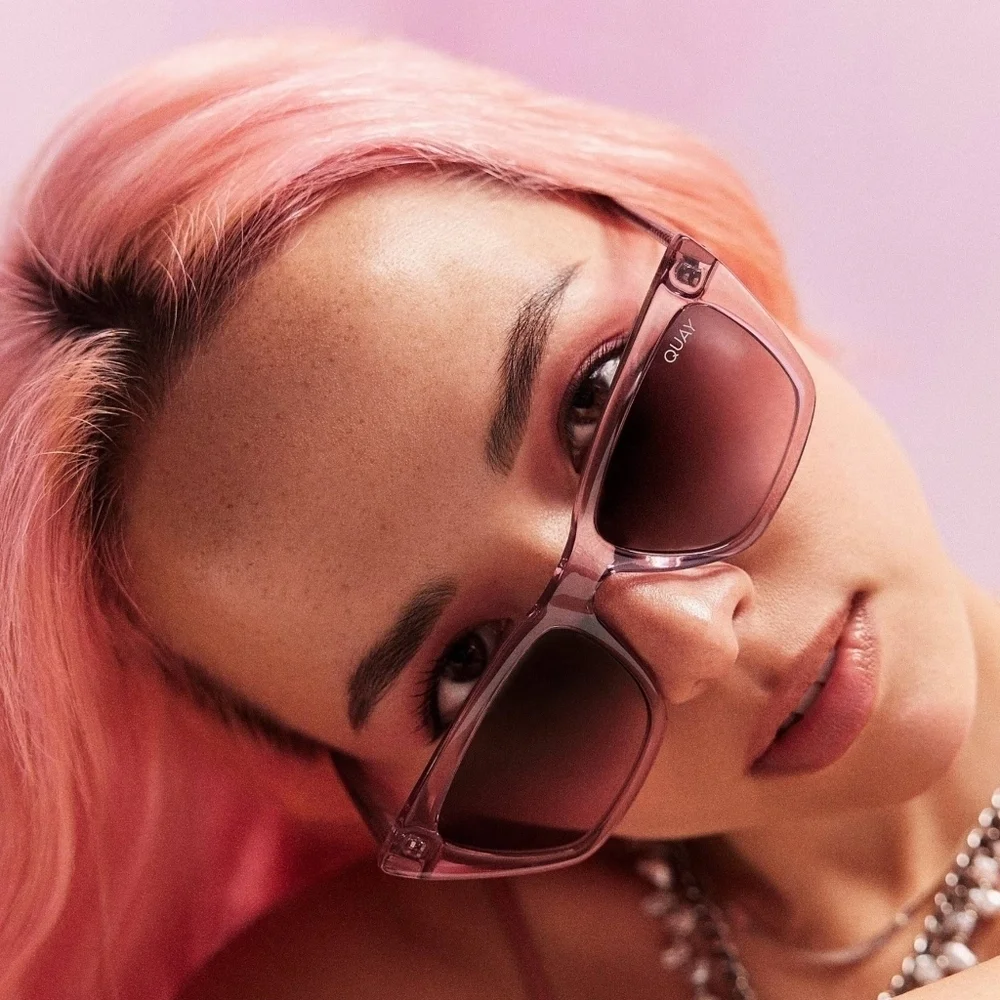 QUAY // ltd ed modern cateyes crystal berry frames berry gradient lenses